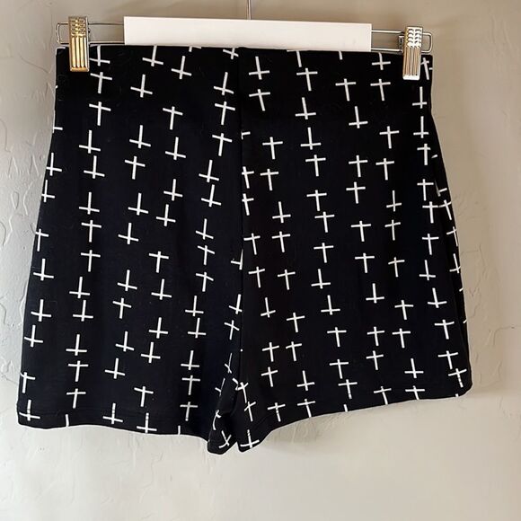 Deb black shorts with tiny white crosses and military style buttons Size medium - Picture 5 of 9